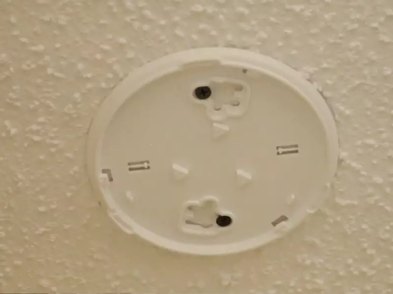 How to Install First Alert Smoke Alarm